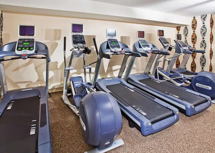 Crowne Plaza Charleston By Ihg Hotel