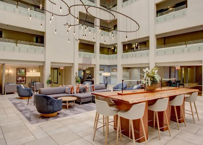Crowne Plaza Charleston By Ihg Hotel North Charleston