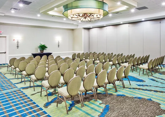 Crowne Plaza Charleston By Ihg Hotel 4*