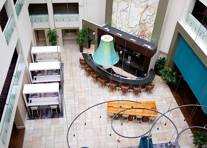 Crowne Plaza Charleston By Ihg 4*