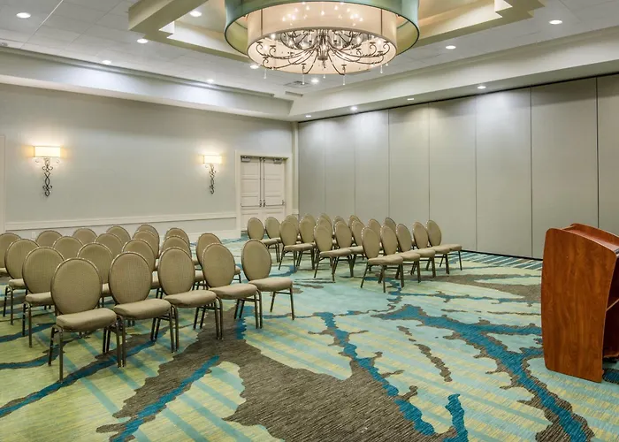 Hotel Crowne Plaza Charleston By Ihg 4*