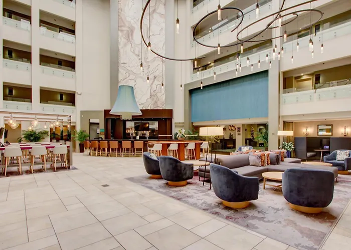 Crowne Plaza Charleston By Ihg Hotel