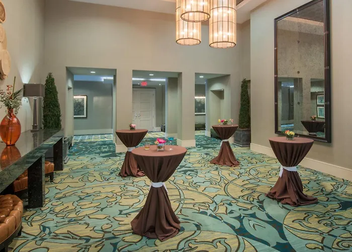 Crowne Plaza Charleston By Ihg Hotel 4*