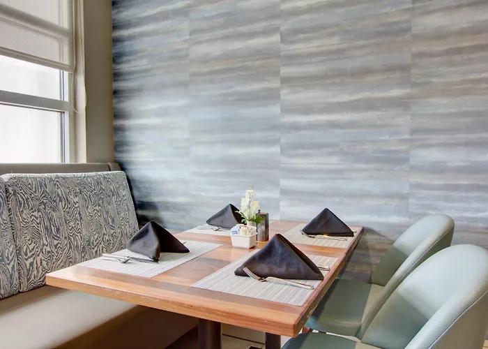 Crowne Plaza Charleston By Ihg 4*